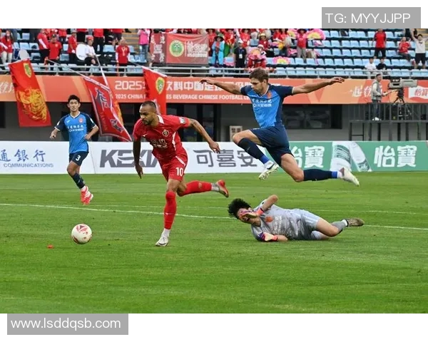 南京排球队边路渗透创新探索与战术变革的深度剖析 南京排球队边路渗透创新探索与战术变革的深度剖析