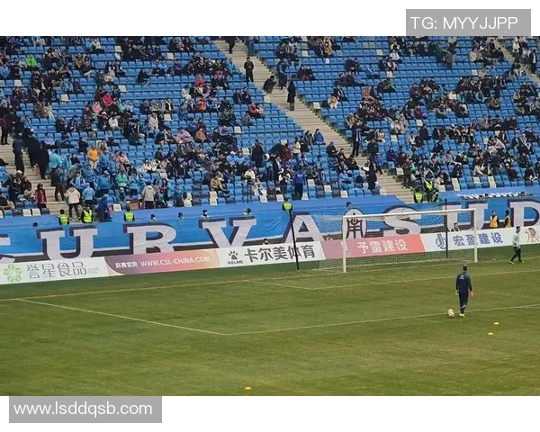 广州羽毛球队以67分稳居联赛积分榜首位展现强劲实力